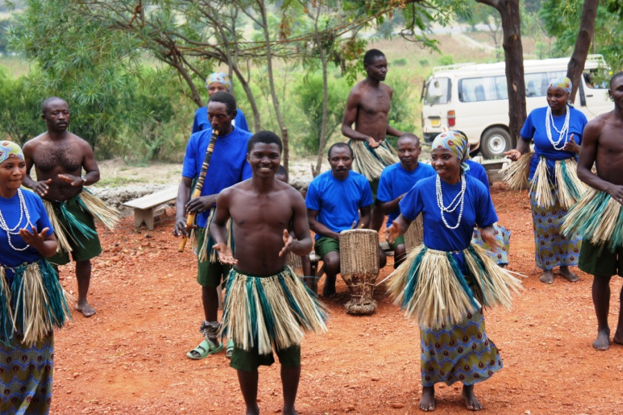 image_rich_cultural_experiences_in_uganda_afoyo_safaris